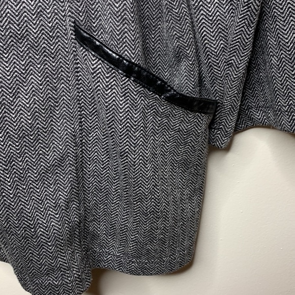 AVENUE Jacket Black & White Herringbone Zip Front Boxy Vegan Leather Trim 22 - Picture 4 of 12